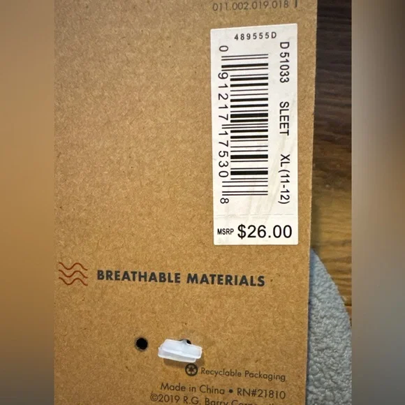 New with tags, women’s Dearfoams slippers, size XL (11-12), color is slate - Picture 10 of 14